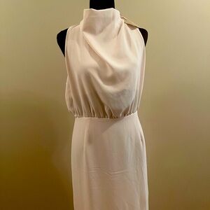 Brand new classic Entro gorgeous dress! Size large.